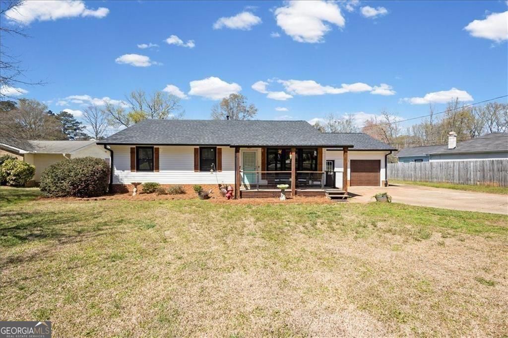 16 Windsor Way, Newnan, GA 30263 Main Photo