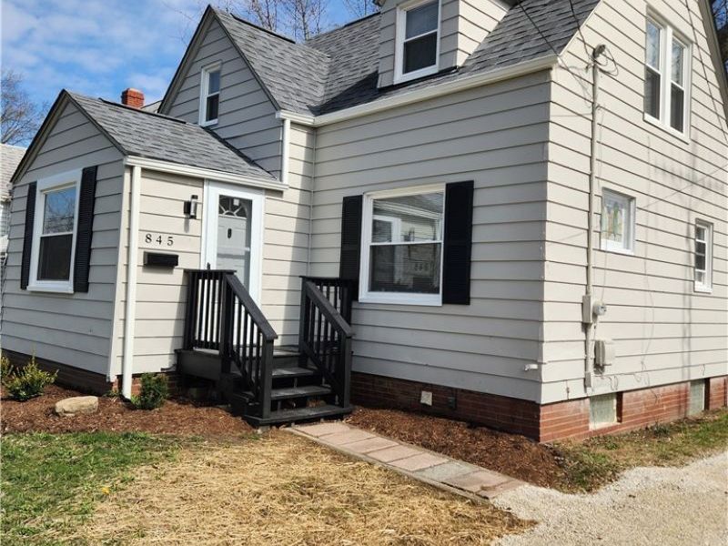 845 Willard Avenue SE, Warren, OH 44484 Photo 2