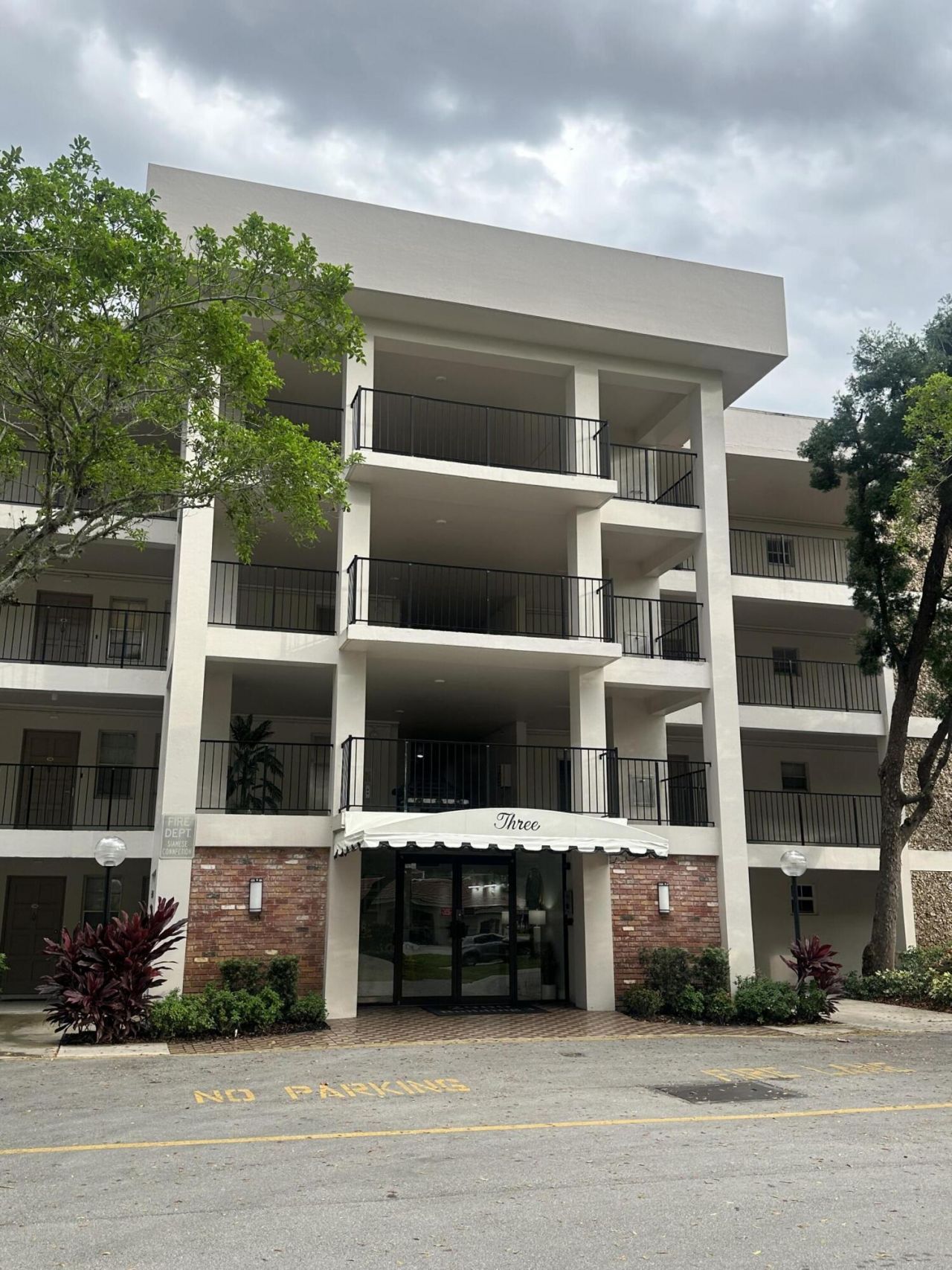 2900 Palm Aire Dr, Unit 406, Pompano Beach, FL 33069 Photo