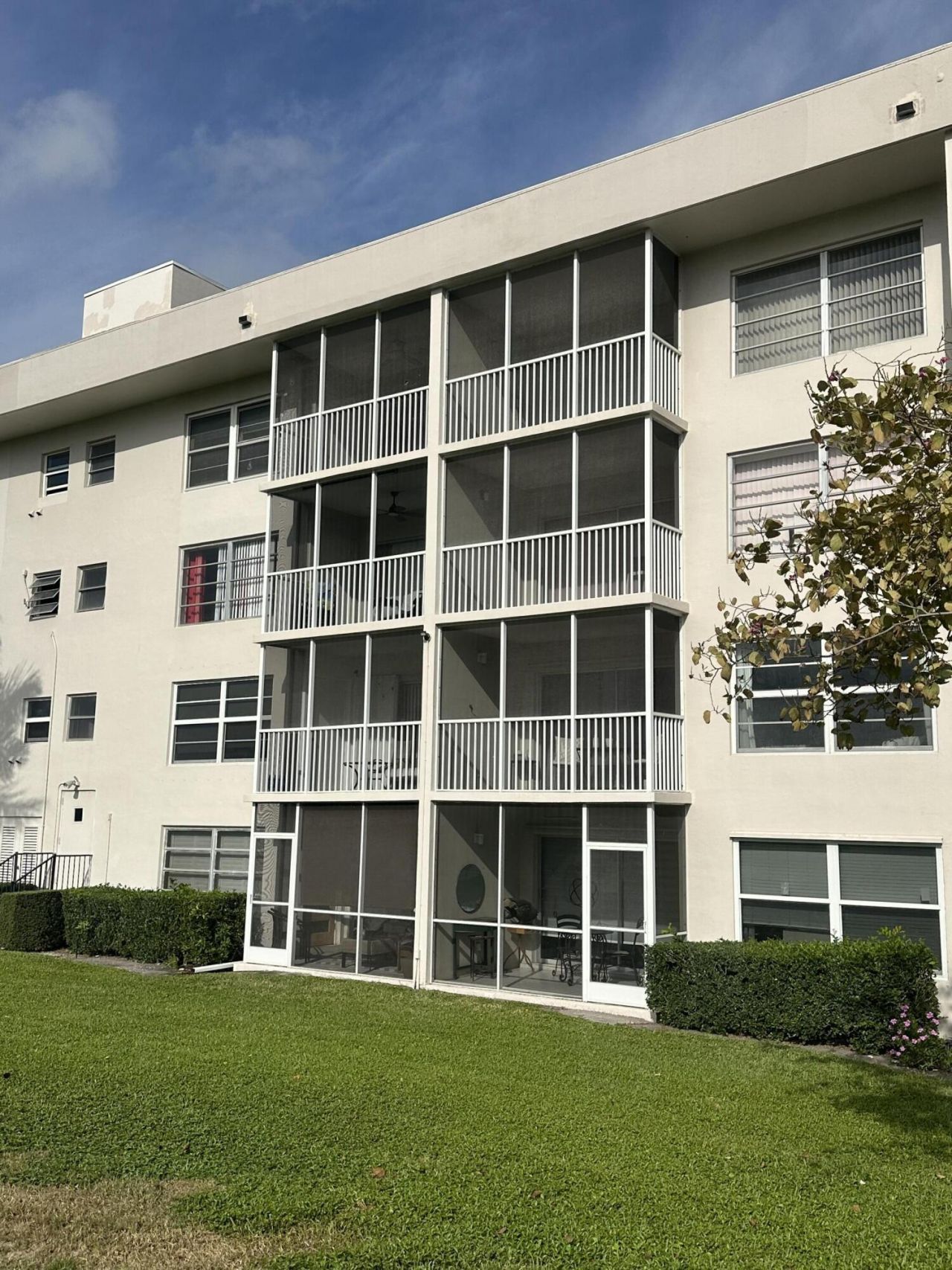 2900 Palm Aire Dr, Unit 406, Pompano Beach, FL 33069 Photo