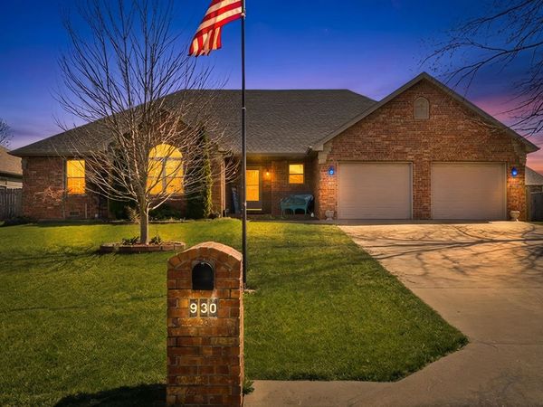 930 Brookside Drive, Marshfield, MO 65706