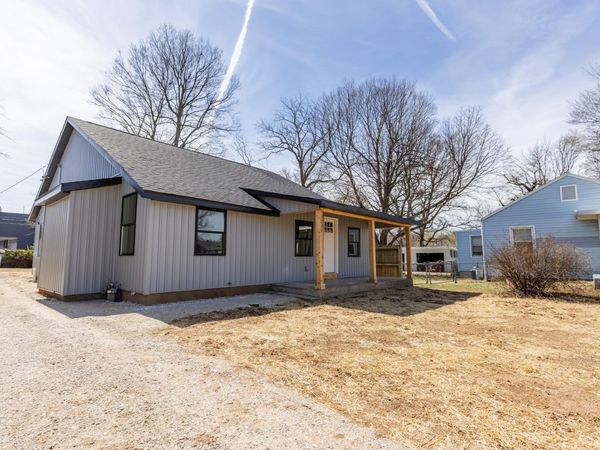 1220 E University Street, Springfield, MO 65804