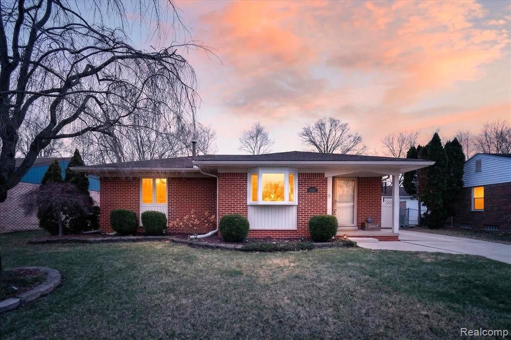 19523 Plumwoode Court, Brownstown Township, MI 48183 Main Photo