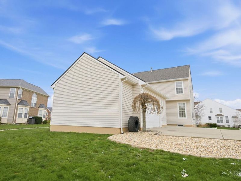 299 Village Park Drive, Lebanon, OH 45036 Photo 9