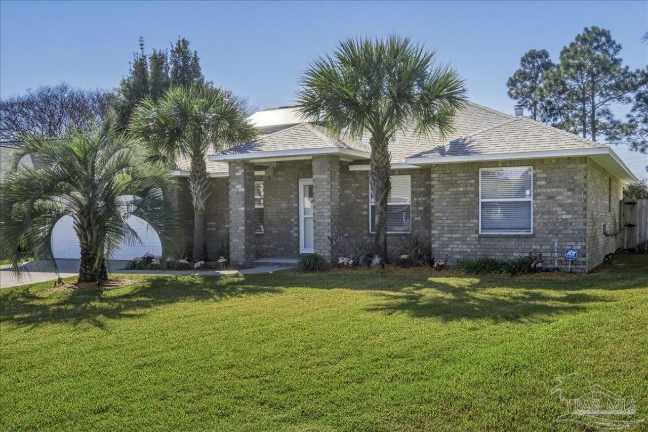 2528 Houston Cir, Gulf Breeze, FL 32563 Main Photo