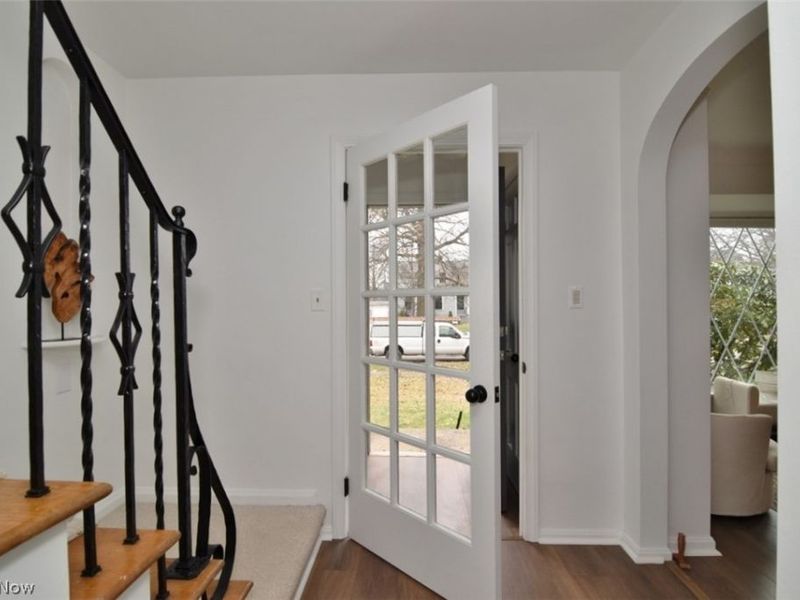 3677 Stoer Road, Shaker Heights, OH 44122 Photo 2