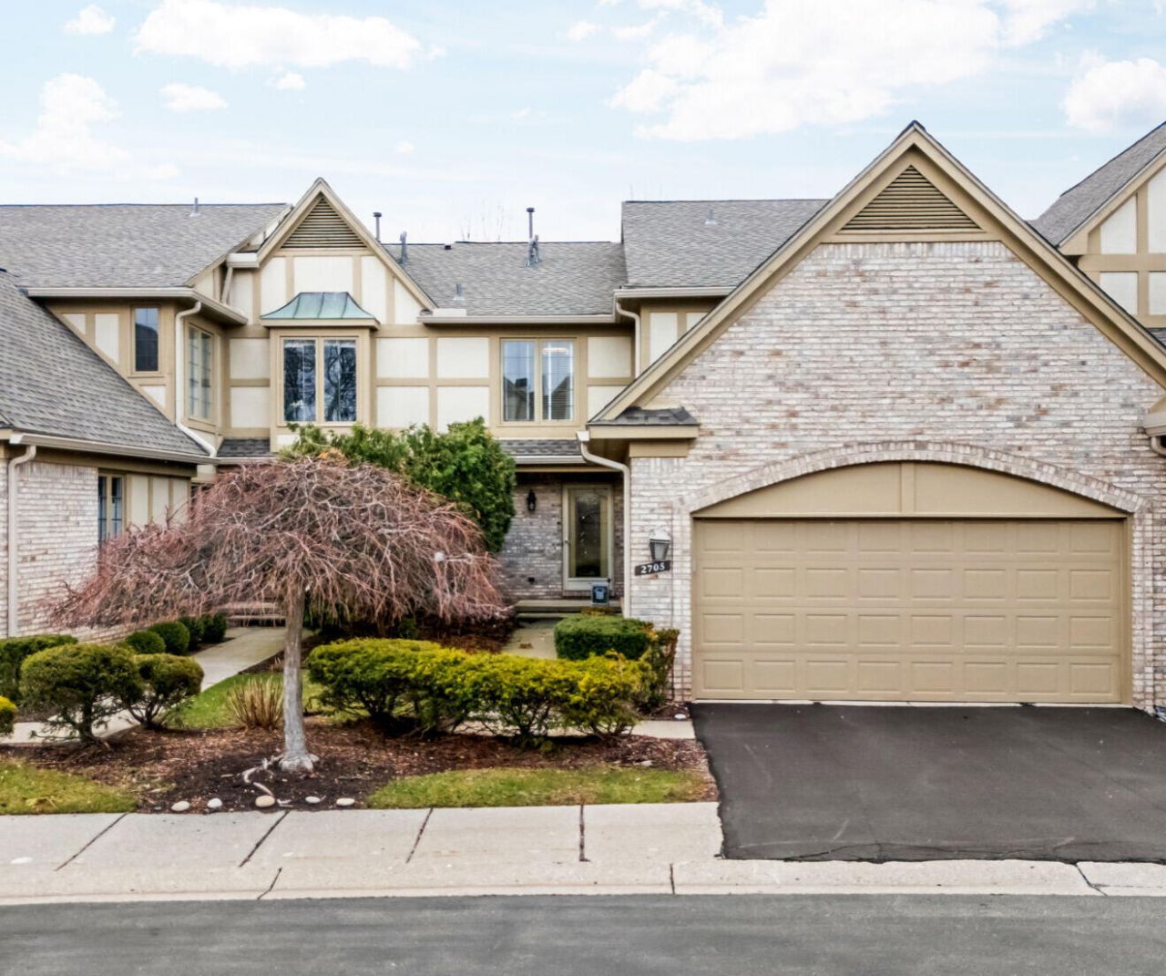 2705 Maitland Drive, Ann Arbor, MI 48105 Main Photo