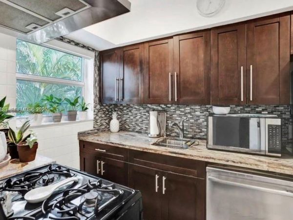 10076 E Bay Harbor Dr , Unit 76D, Bay Harbor Islands, FL 33154