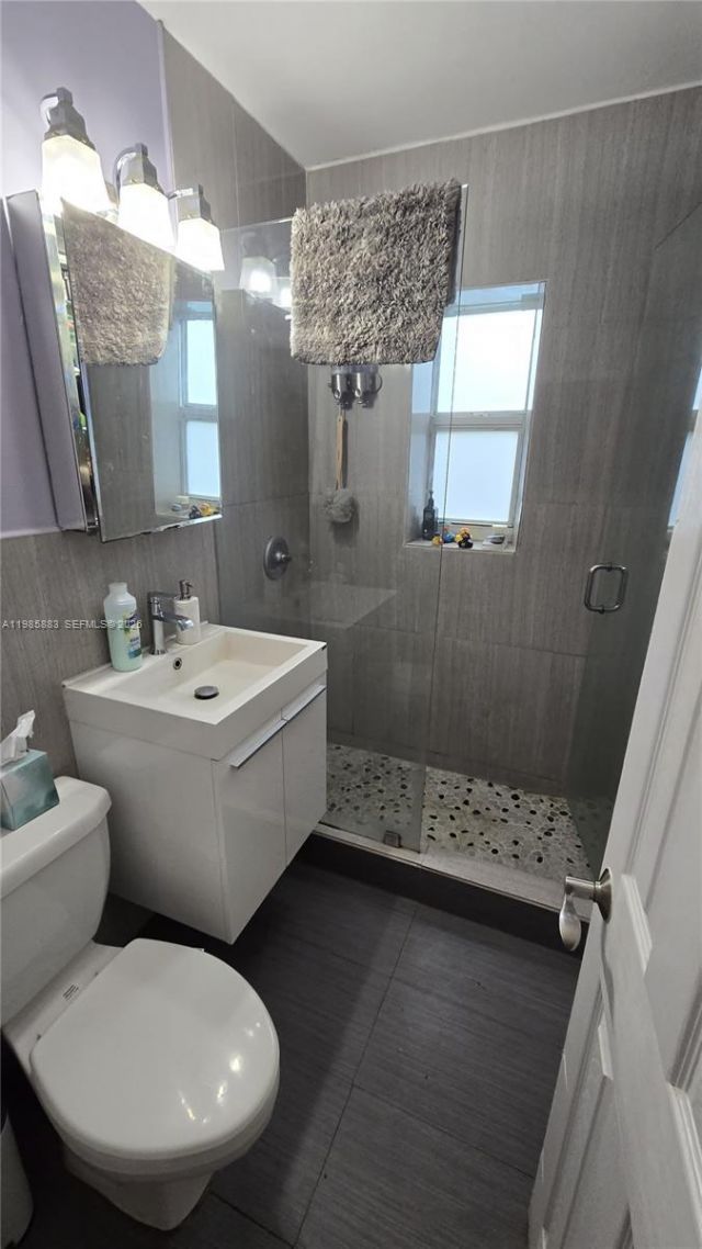 10076 E Bay Harbor Dr , Unit 76D, Bay Harbor Islands, FL 33154 Photo