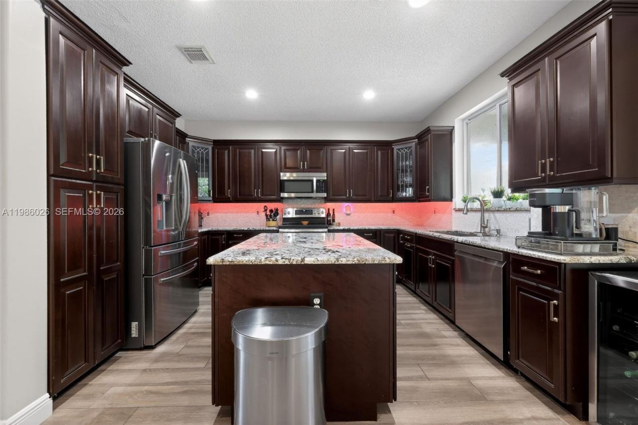 1776 NW 78th Ave, Pembroke Pines, FL 33024 Photo