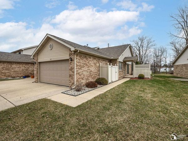921 May Drive, Monroe, MI 48161