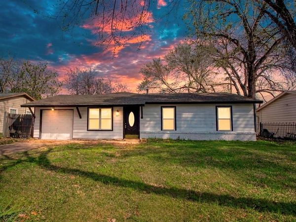 307 Dee Lane, Arlington, TX 76011