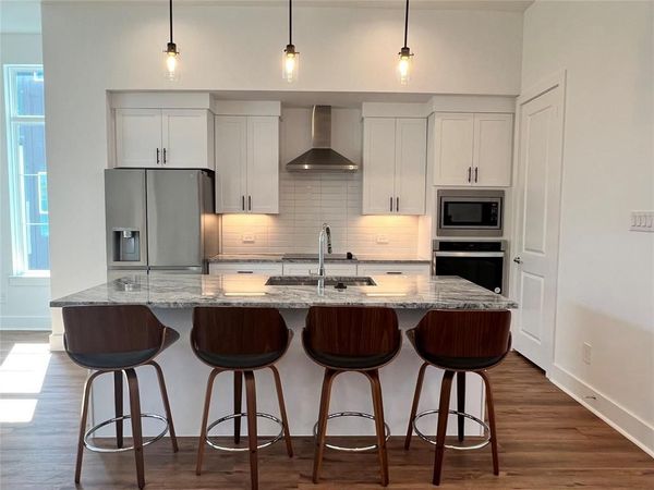 13325 Bee Street, Unit 201, Farmers Branch, TX 75234