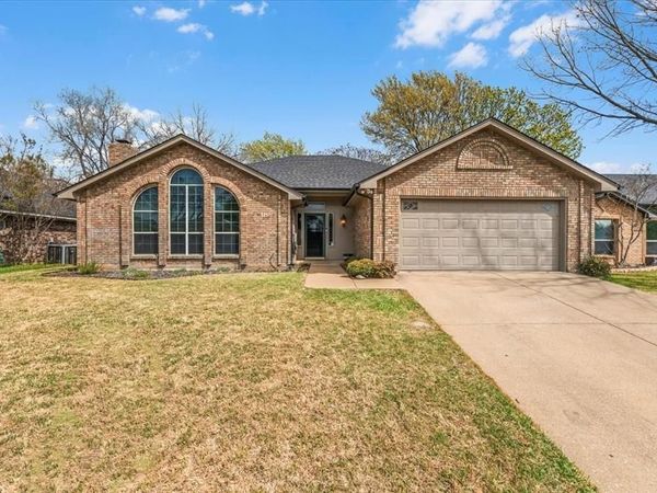 3212 Timber View Circle, Bedford, TX 76021