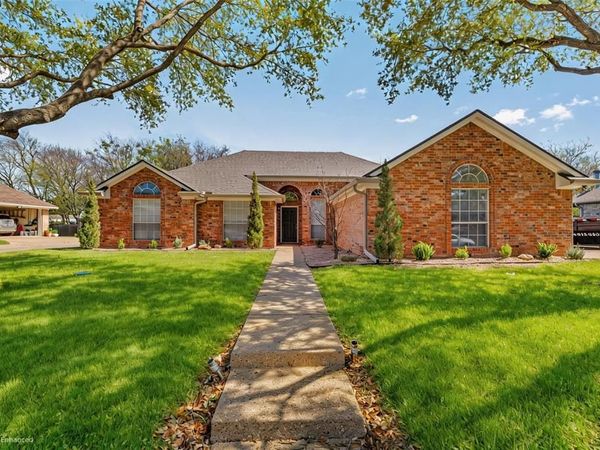 228 Fannin Drive, Hewitt, TX 76643