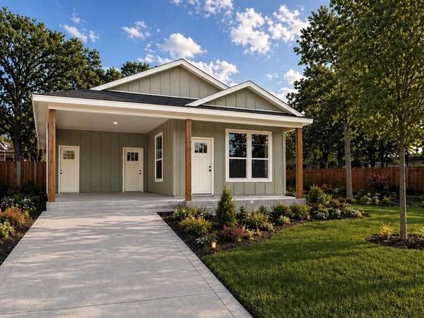 808 Branding Iron Trail, Granbury, TX 76049