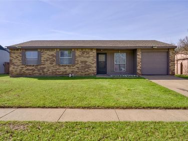 4712 Meadow Trail Drive, Dallas, TX 75236