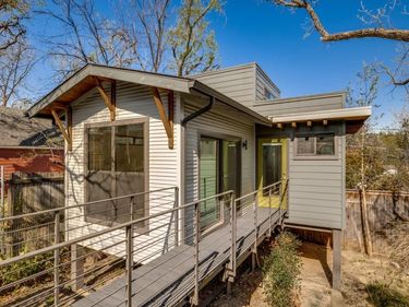 6931 Lindsley Avenue, Dallas, TX 75223