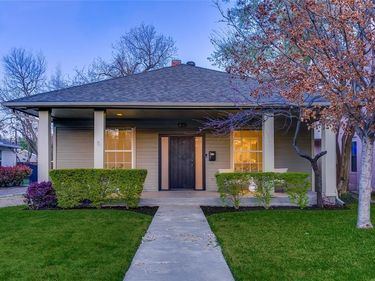 830 N Clinton Avenue, Dallas, TX 75208