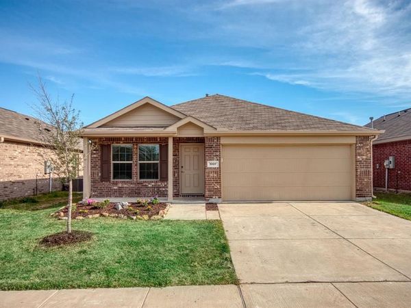 1007 Lady Bird Street, Ennis, TX 75119