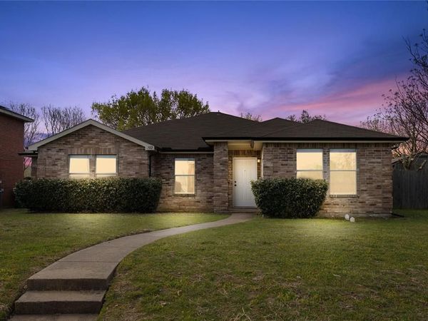 702 Lowe Drive, Cedar Hill, TX 75104