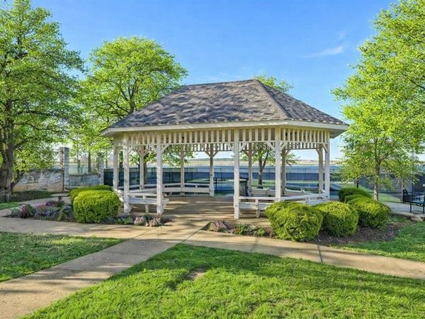 2101 Vista Ridge Court, Arlington, TX 76013