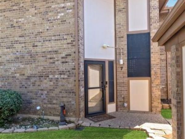 7 Dewberry Court, Bedford, TX 76021