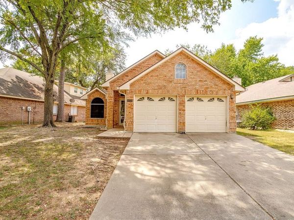 5720 Polo Club Drive, Arlington, TX 76017