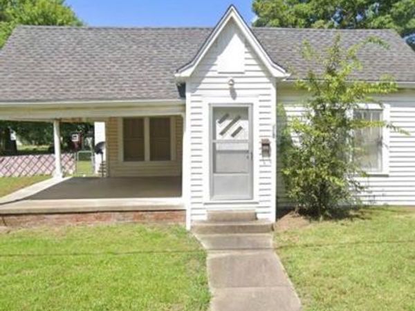206 N Short Street, Clarksville, TX 75426