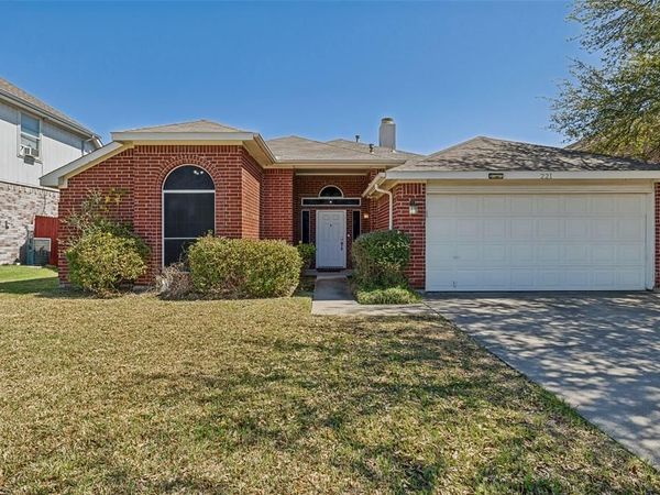 221 Layman Drive, Cedar Hill, TX 75104