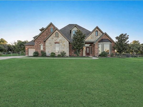 132 Silver Rose Boulevard, Burleson, TX 76028
