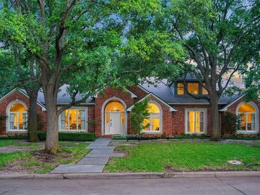 4710 Bobbitt Drive, Dallas, TX 75229