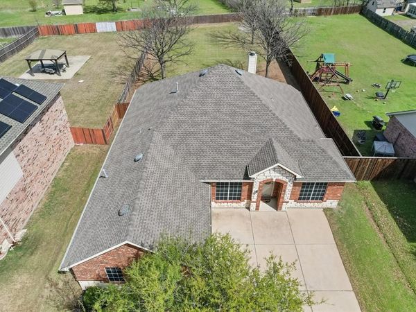 1020 Fair Oaks Drive, Grand Prairie, TX 75052