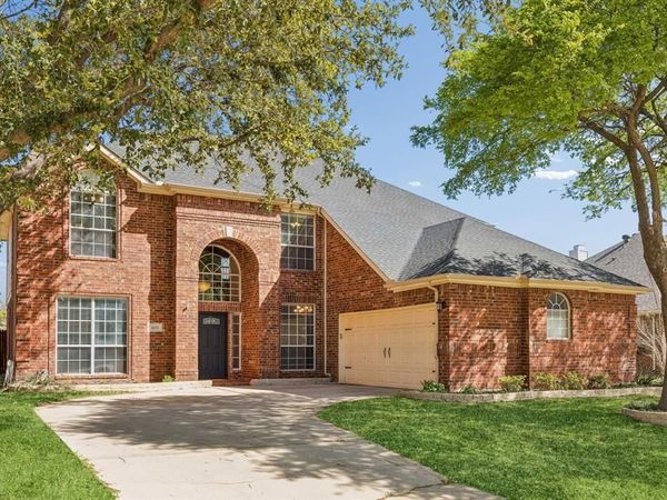 405 Stoneleigh Circle, Lake Dallas, TX 75065
