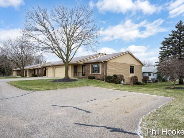 6779 Leisure Creek Drive SE, Caledonia, MI 49316