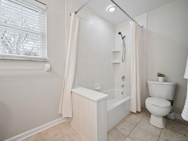 5368 Autumnwood Drive, Cincinnati, OH 45242 Photo 23