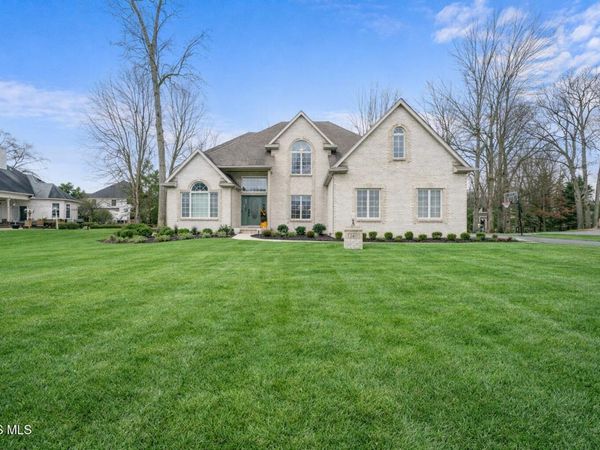 2417 Waterford Village Drive , Sylvania, OH 43560