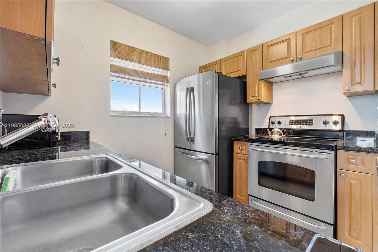 2600 SW 27th Ave, Unit PH07, Miami, FL 33133 Photo