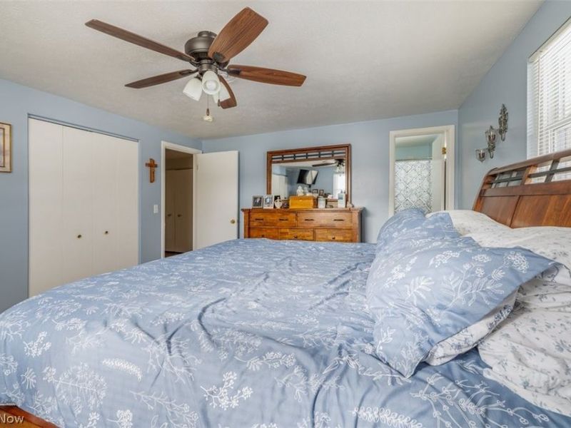 6230 Somerset Drive, North Olmsted, OH 44070 Photo 10