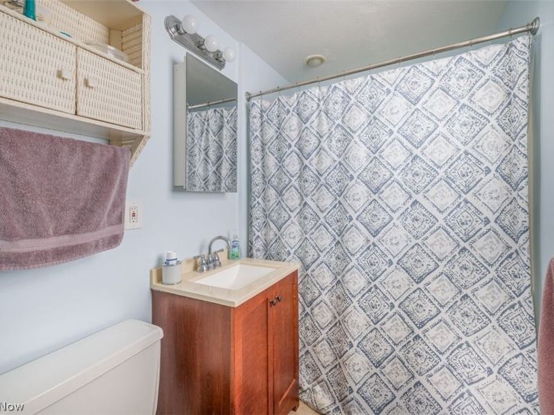 6230 Somerset Drive, North Olmsted, OH 44070 Photo 11