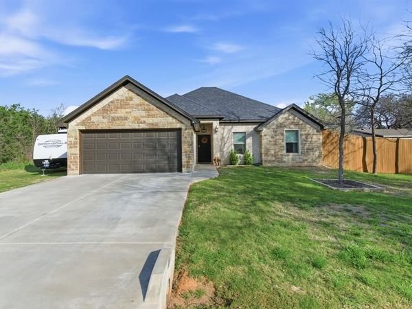 806 Colorado River Drive, Granbury, TX 76048
