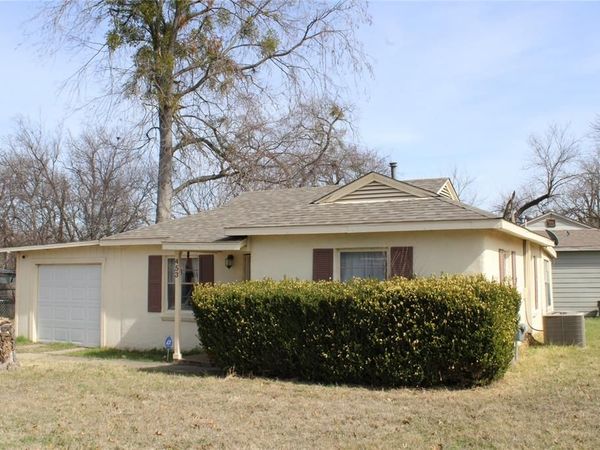 453 S Redford Lane, White Settlement, TX 76108