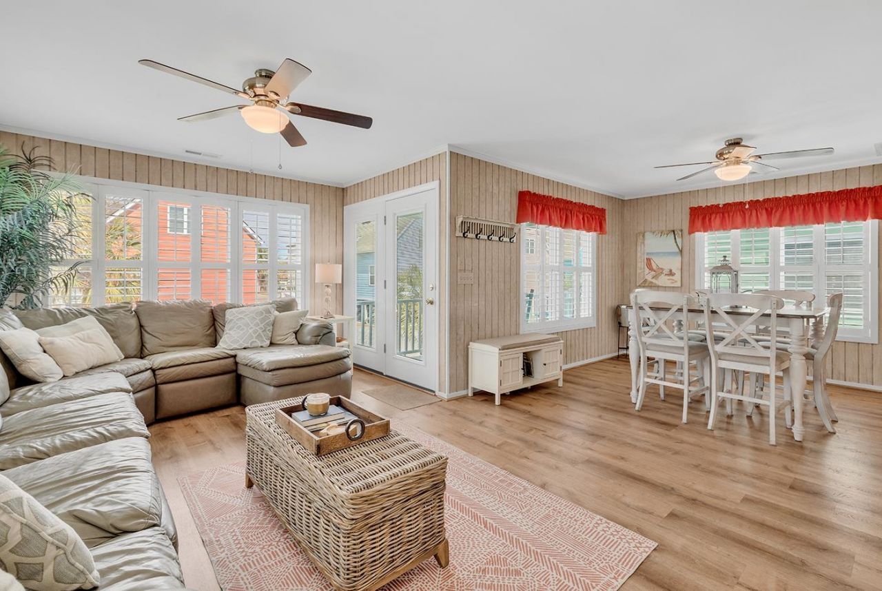 1015 Sea Bridge Ct. Photo 5