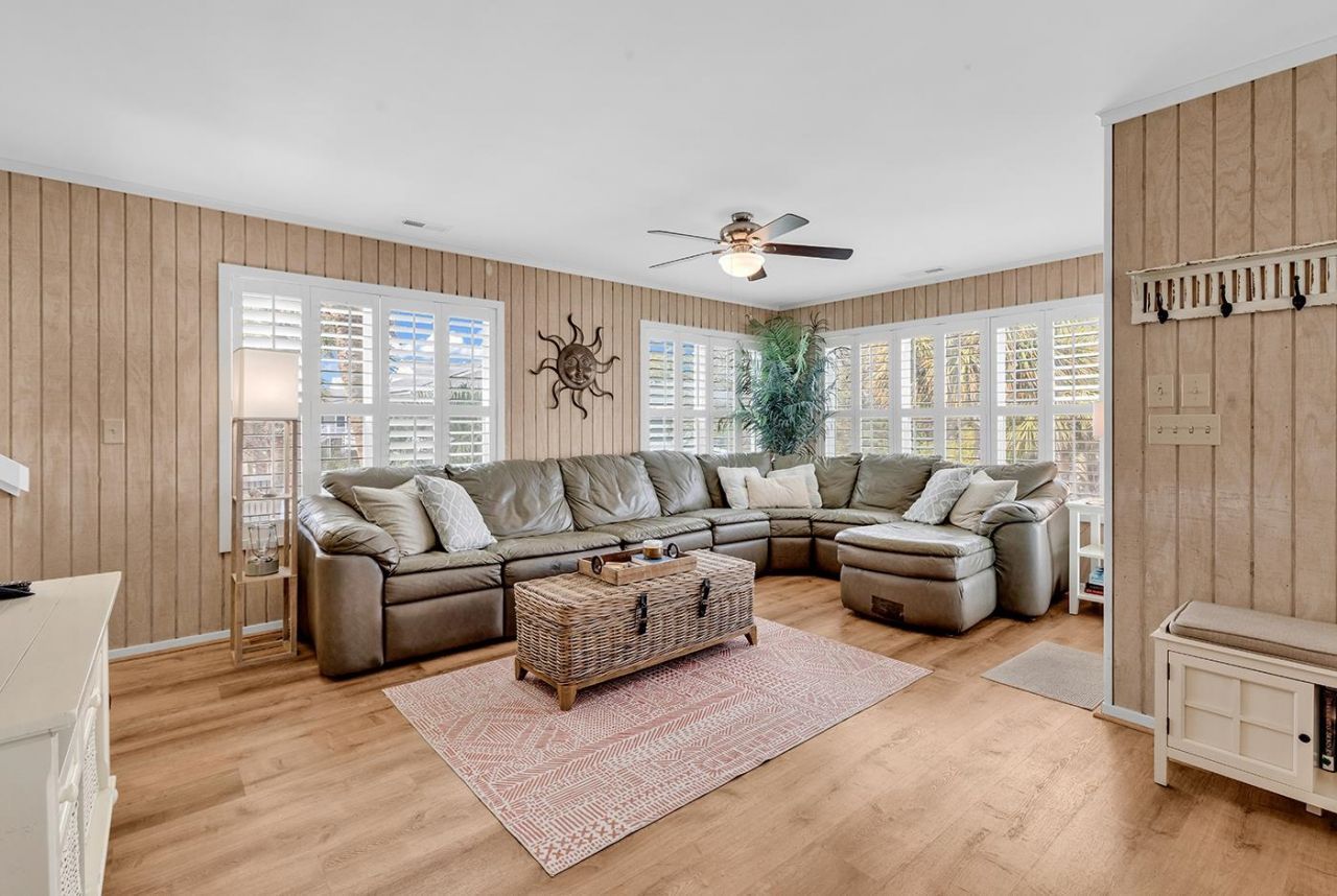 1015 Sea Bridge Ct. Photo 7