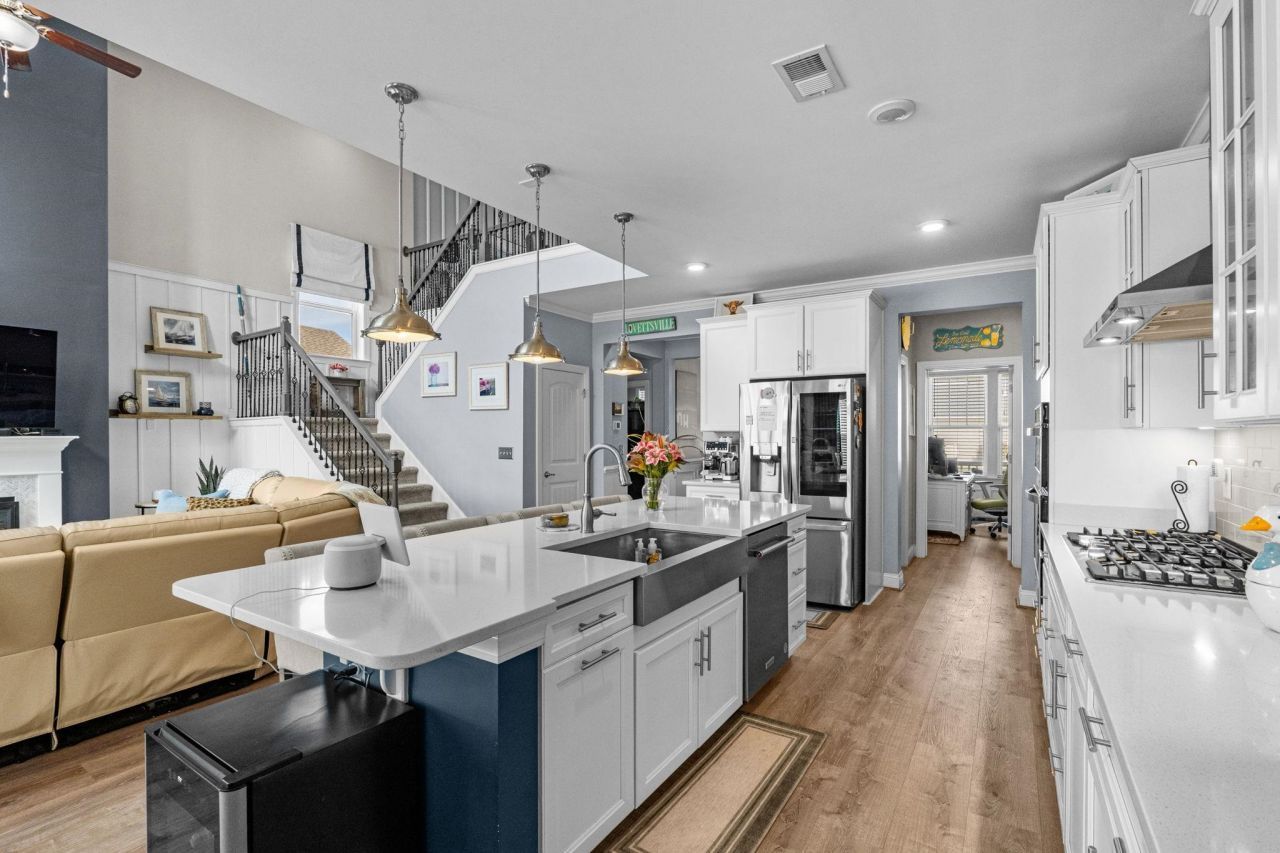 354 Mikita Dr. Photo 13