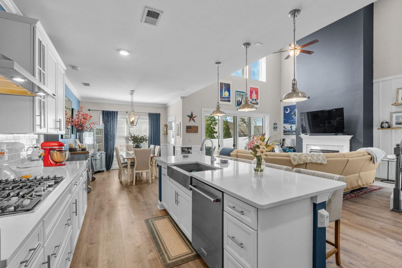 354 Mikita Dr. Photo 14