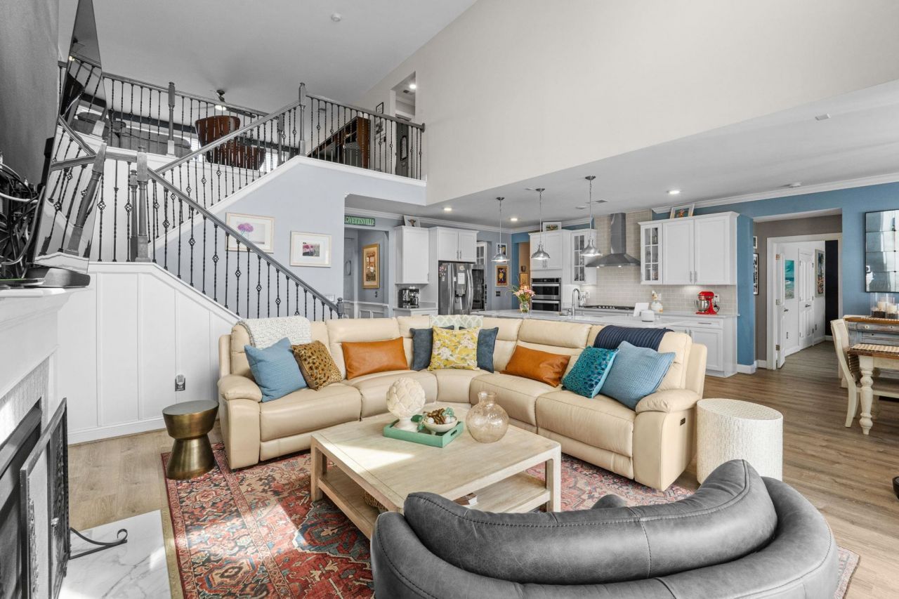 354 Mikita Dr. Photo 16