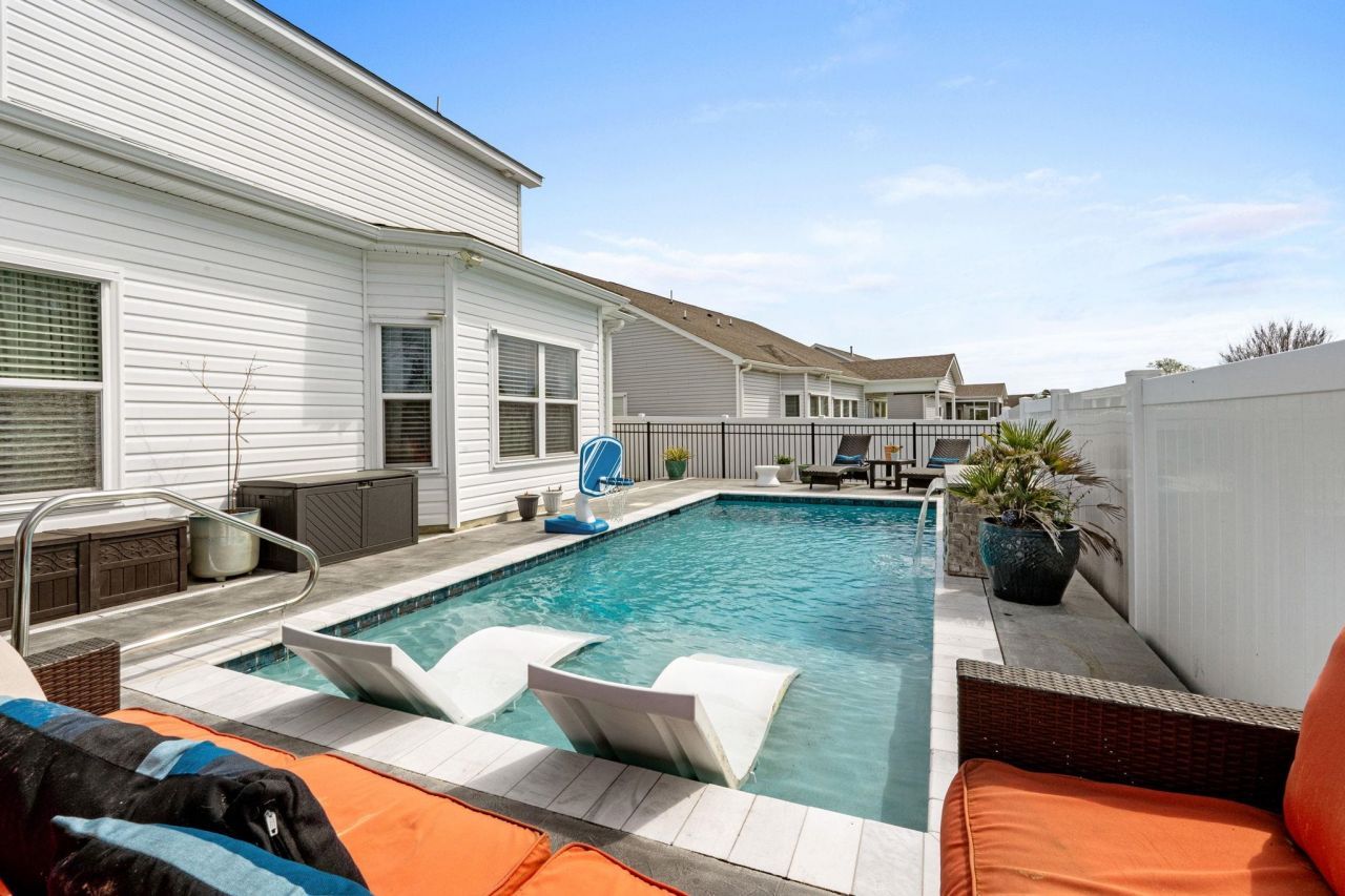 354 Mikita Dr. Photo 5