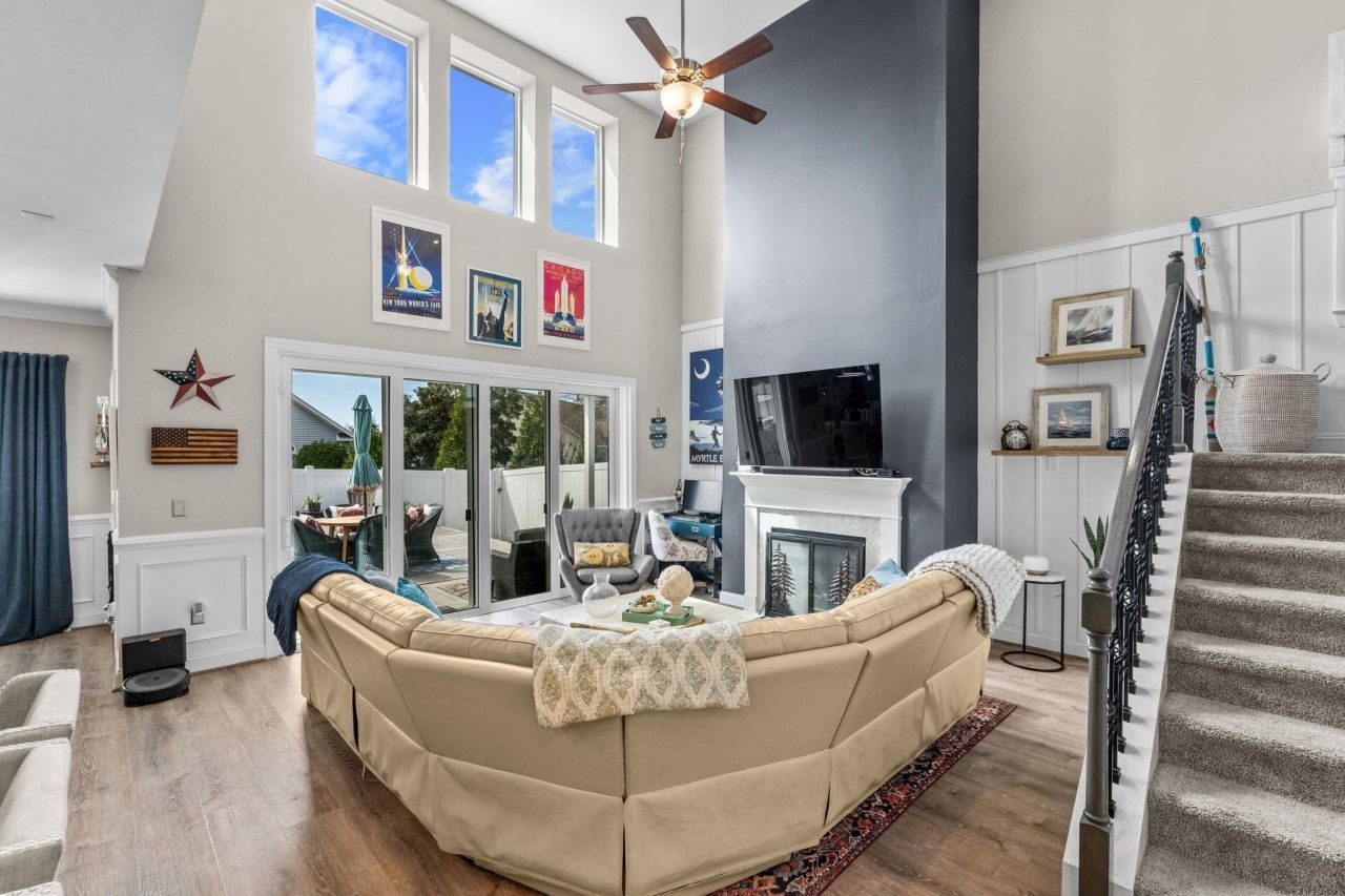 354 Mikita Dr. Photo 8