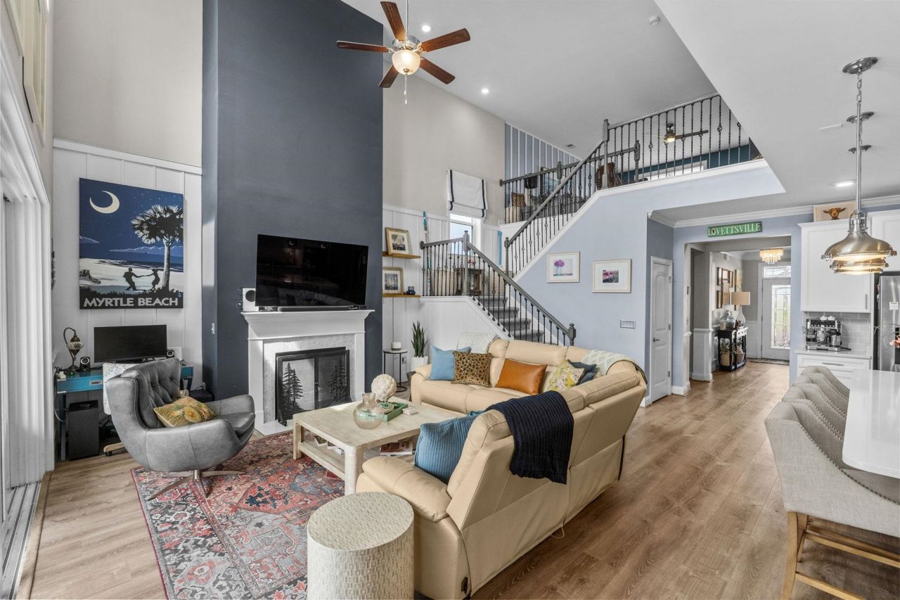 354 Mikita Dr. Photo 9